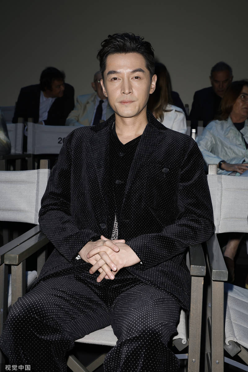 米兰时装周男款西装穿搭技巧 b5793b0a8e5240c58faf1ea0fab62b92.jpeg