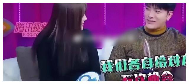 贾乃亮李小璐破冰关系，女儿甜馨发挥重要作用，网友力劝复合。