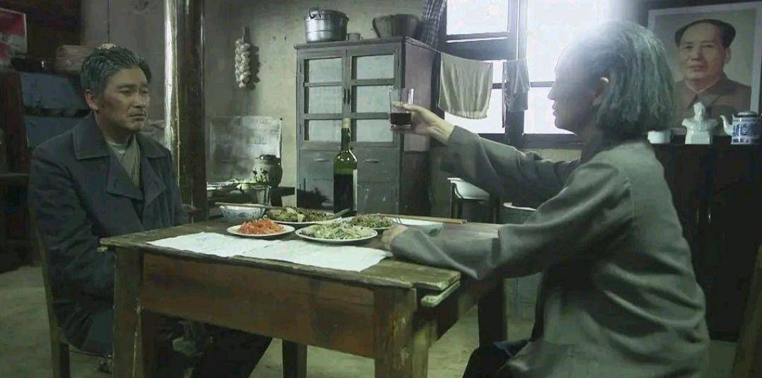 为何六哥在韩冰服毒自尽后倒地昏迷？数年之后方才明白其中的道理