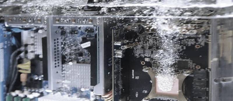 将服务器浸入水中，这种水需要满足哪些特殊条件？  第1张