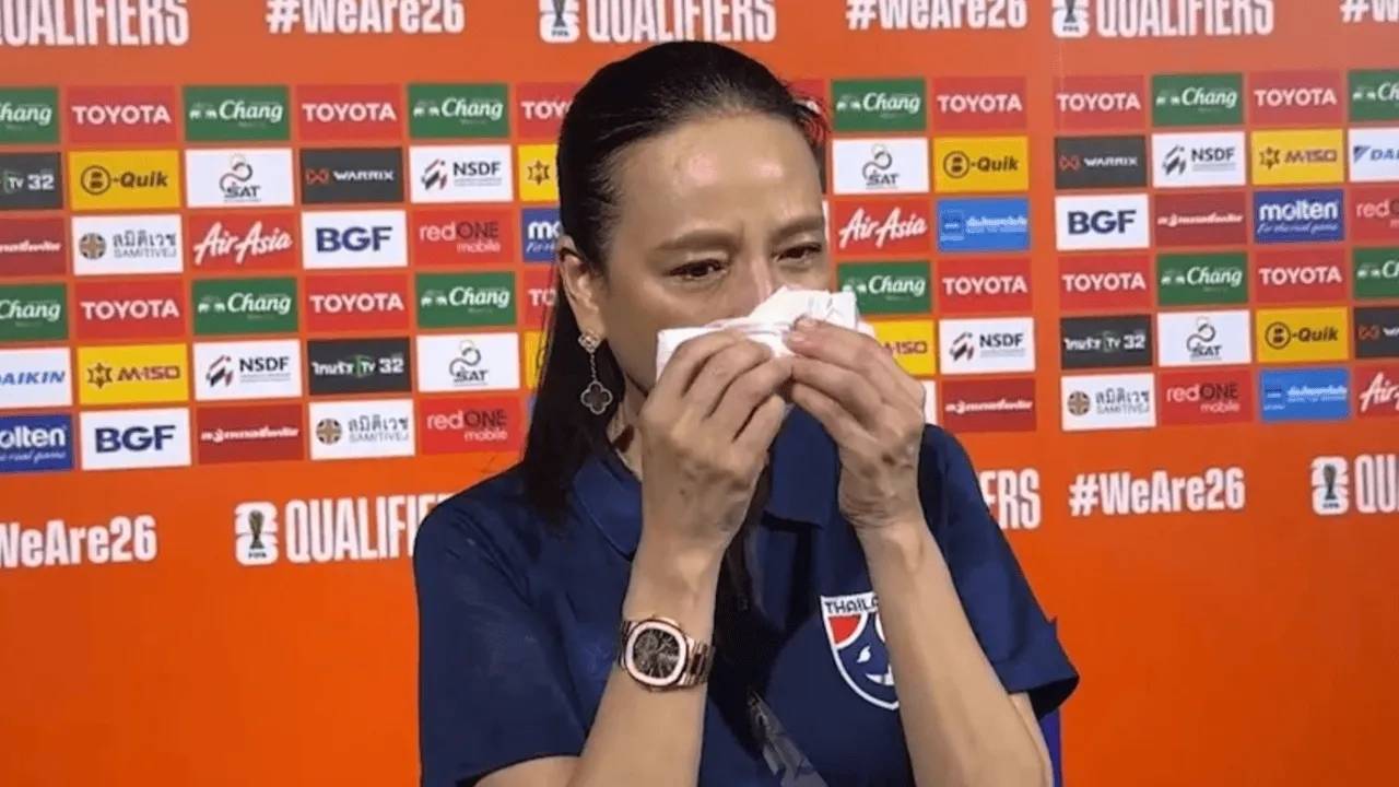 泰国美女足协主席哭着道歉！看出国足3大幕后赢家，武磊王大雷不在其中