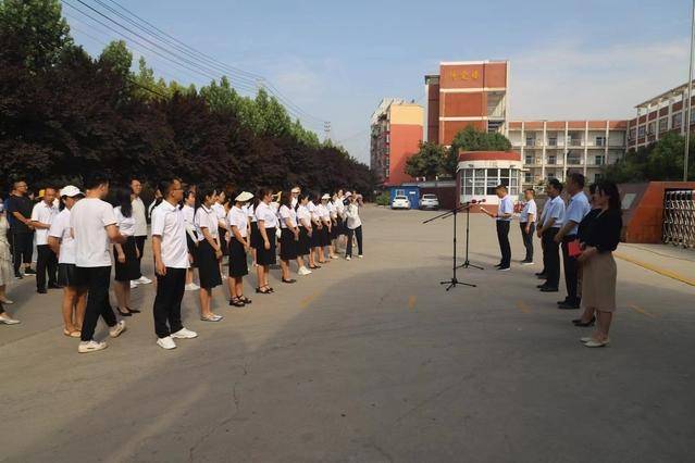 新华网：澳门一肖一码100准三中-深化“三土”教育 江苏如皋中小学生同上一堂思政课