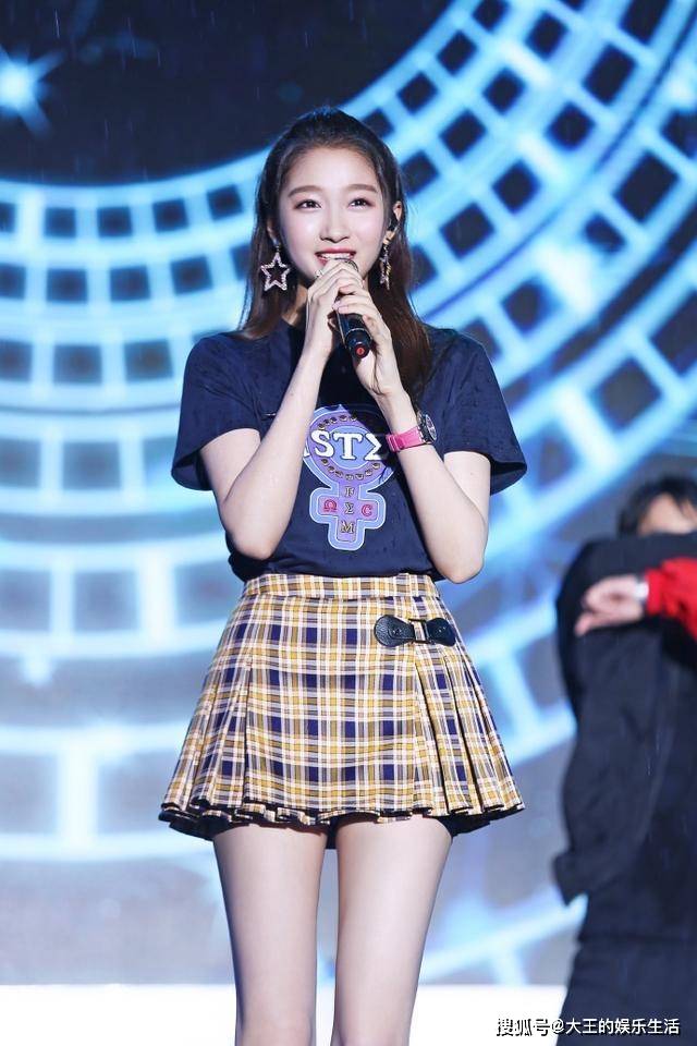 原创骗了我们23年！原来她就是关晓彤亲生母亲，难怪她能红透大江南北