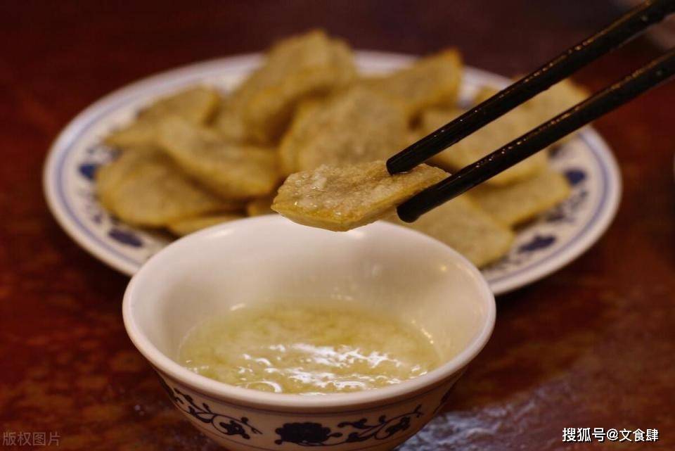 探索河北保定的8大美食，驴肉火烧领衔，文食肆热干面香