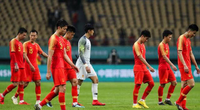 原创中国男足球员杨希首次亮相对阵巴萨 B 队，引发球迷热议