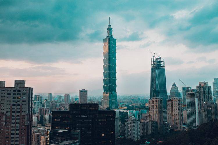 原创关起门来解决！马英九重磅发声，赖清德彻底慌了，闹着要去美国！