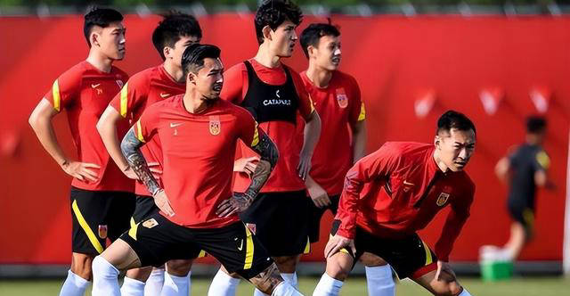 “喜讯！新赛季首位签约西甲球队西班牙足球甲