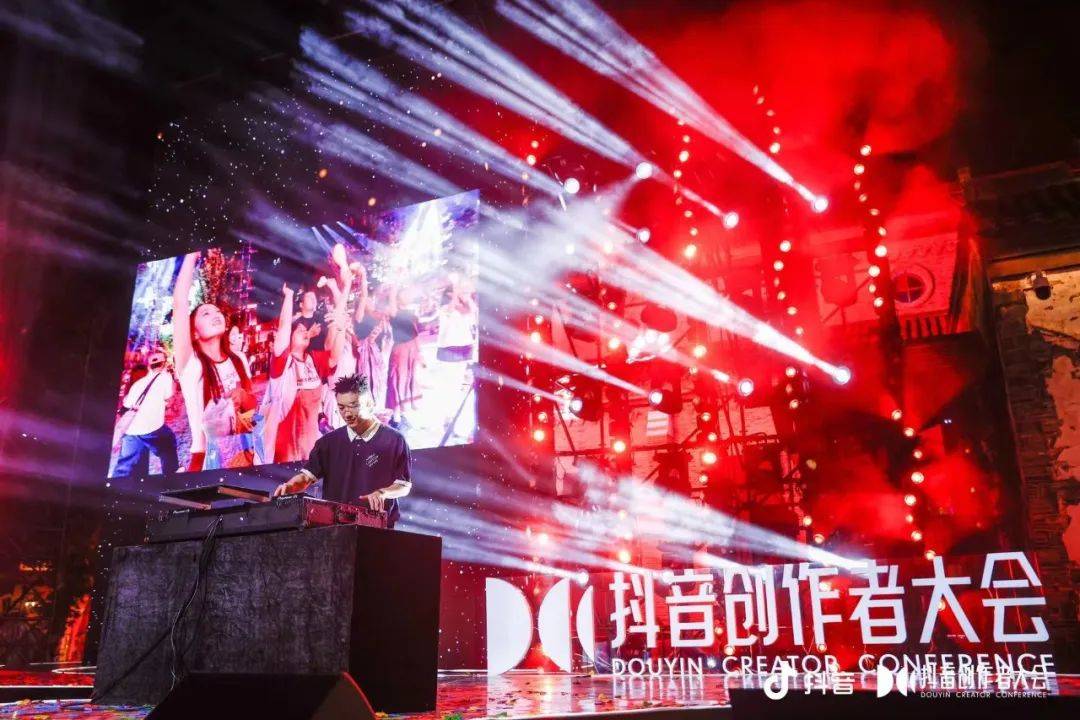 原创            抖音汽水双剑合璧，2024年该“歌火与人红”全都要了（抖音热歌英文歌背景音乐专门夸帅哥的）