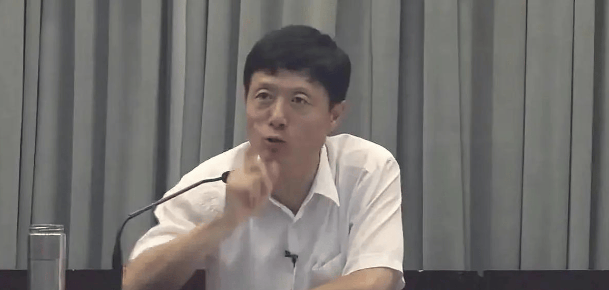 艾跃进独特的任教师