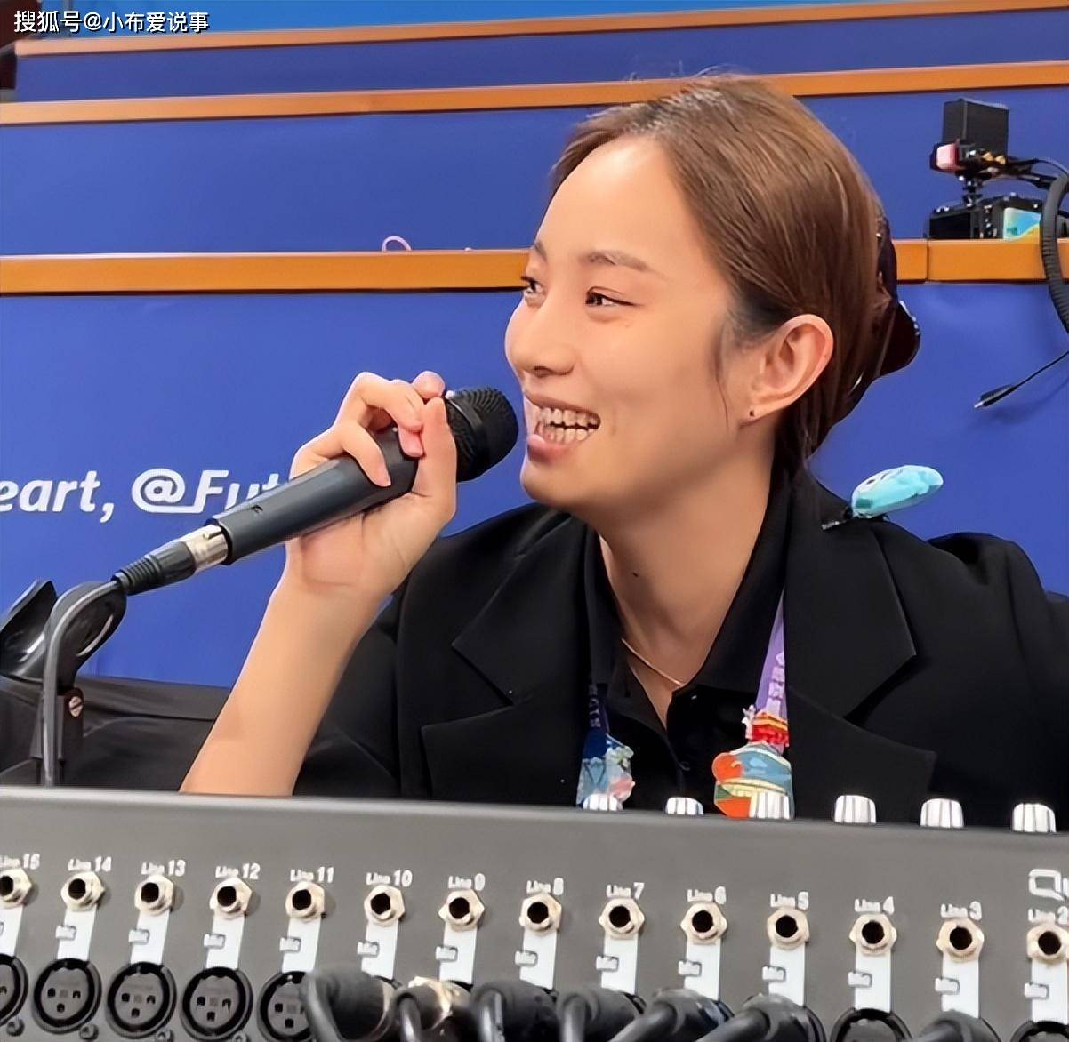王思瑶：从啦啦队员到亚运播音员导演，成长路上满是艰辛！