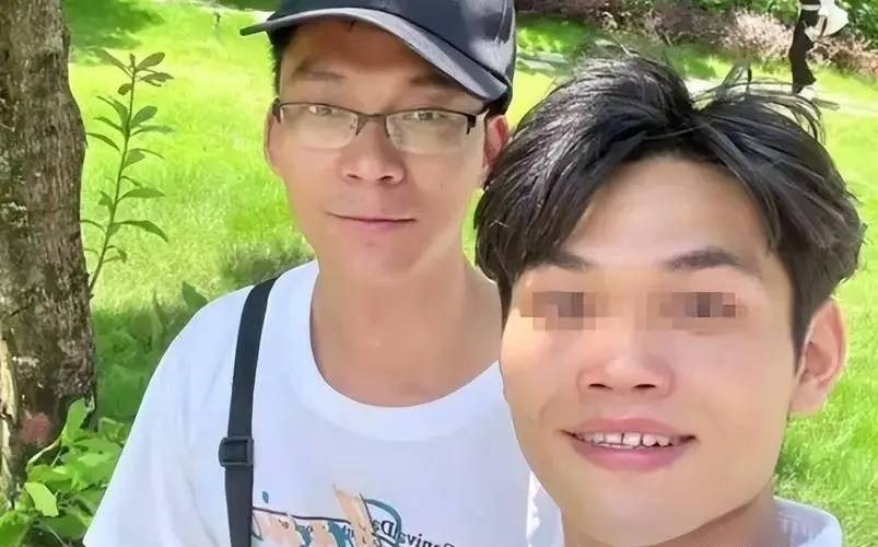 唐尚珺表示中学课程更容易学，目前还没有考虑复读参加25年高考