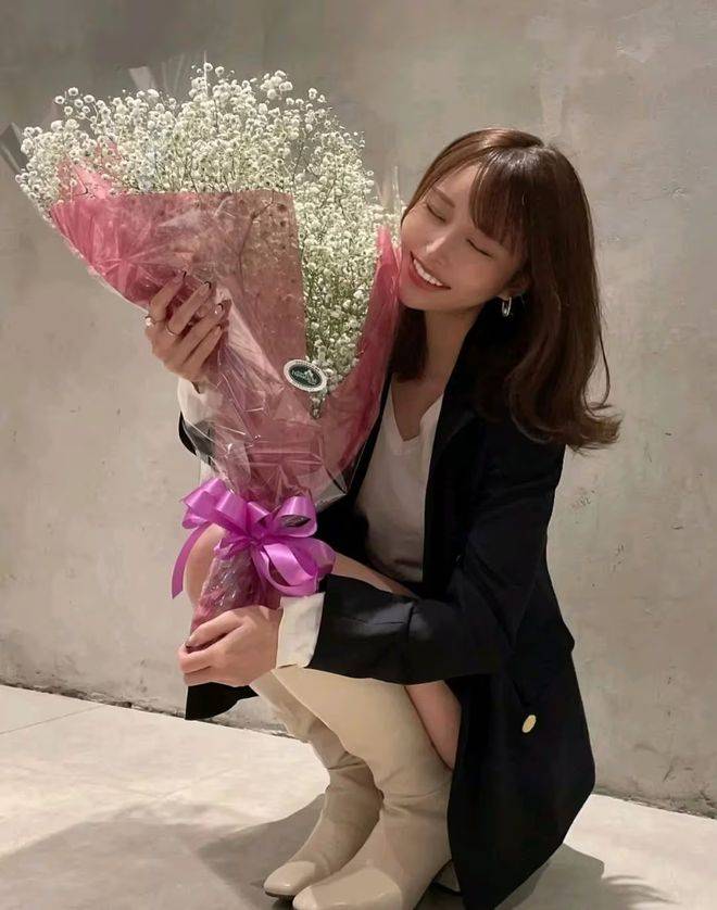 原创            【伊藤舞雪】拥有与冲田杏梨相匹敌的无敌身材，堪称国宝级佳人。