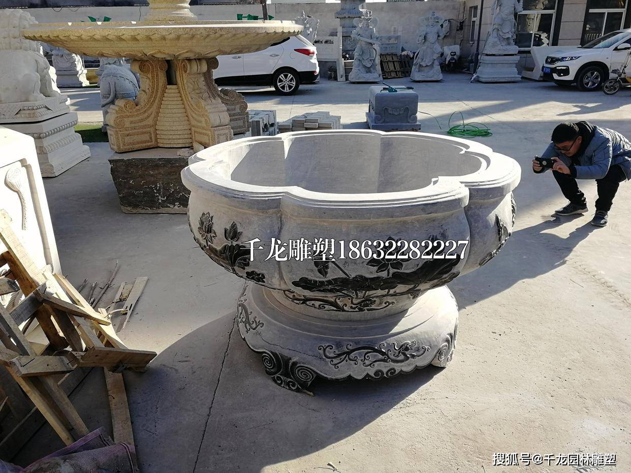 复古风来袭,花岗岩鱼缸成为中式庭院新元素(图3) 复古风来袭,花岗岩鱼缸成为中式庭院新元素(图3)