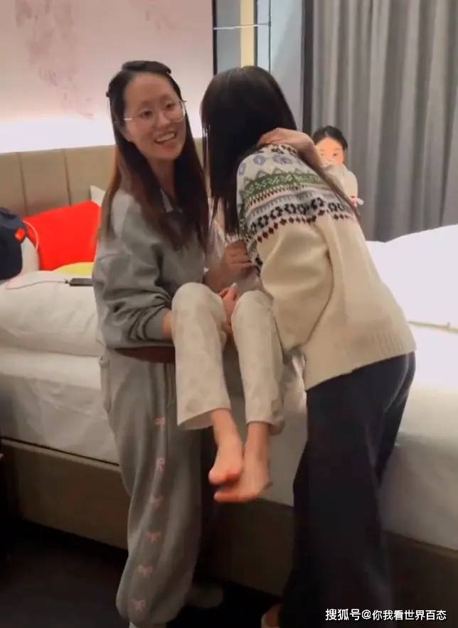 赵露思新状态看哭网友：全身多功能退化如婴儿，导演首次发声！