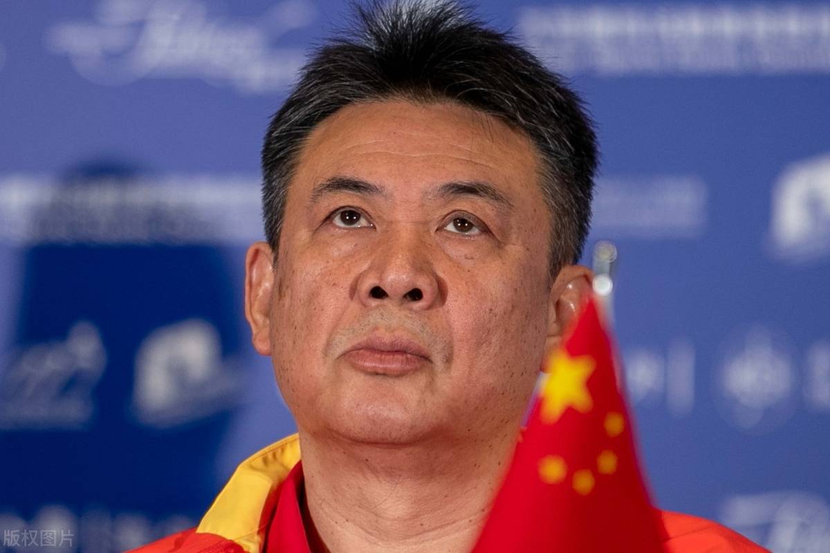 原创             中国女排主教练易主？蔡斌现身，官宣新职位，未受李全强影响