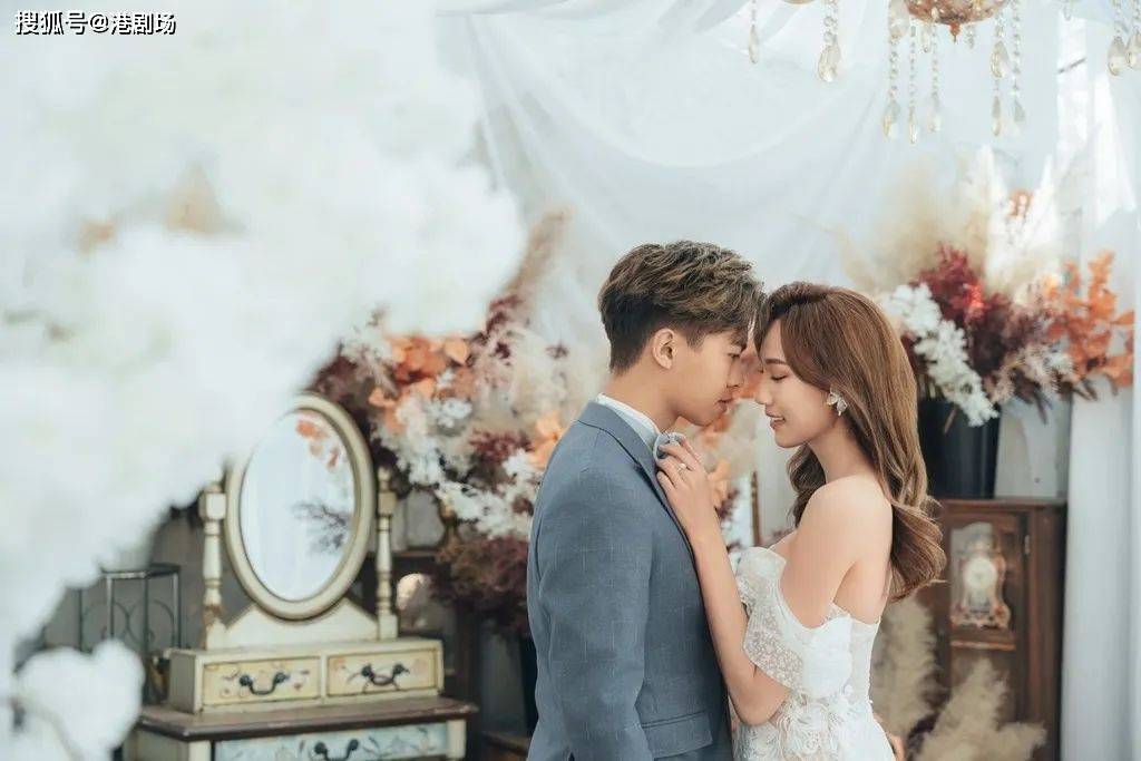 TVB东张女神绝密婚纱照曝光分享与未婚夫相识经过两人不着急生育(图1)
