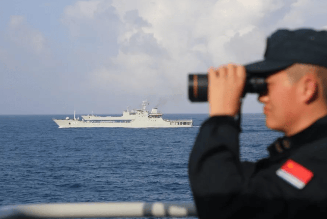 谈崩了？2国突然对华出手，美菲大军南海集结，南部战区深夜发声