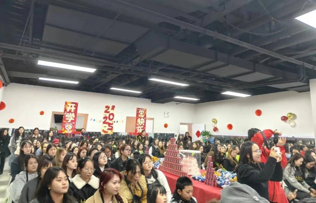 聚焦“三个方面”昆明市滇联美容美发化妆品行业协会工会联合会深化人才培养体系JN江南(图2)