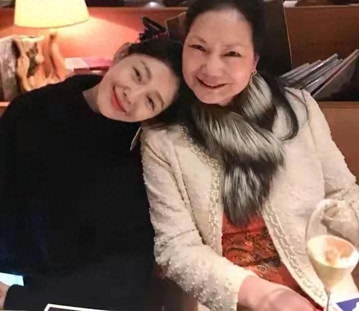 黄春梅回应具俊晔是否财产转移，知情人透露大s豪宅已多次抵押