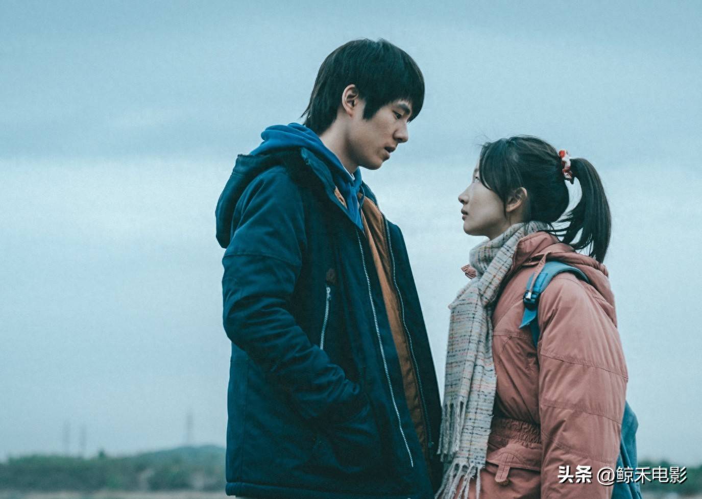 原创周冬雨的尴尬折射多少演员的无奈：时代抛弃你时，连招呼都不会打