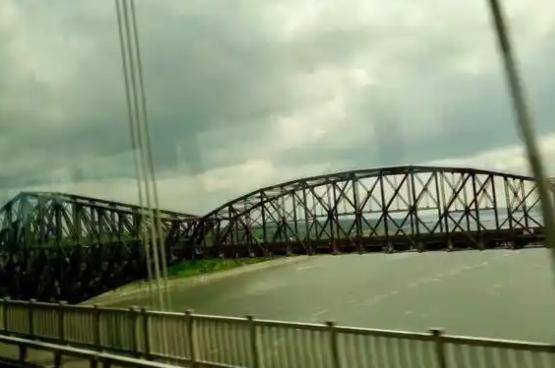 凤凰联盟平台设计师犯下致命错误19000吨钢筋“从天而降”75人遇难(图2)