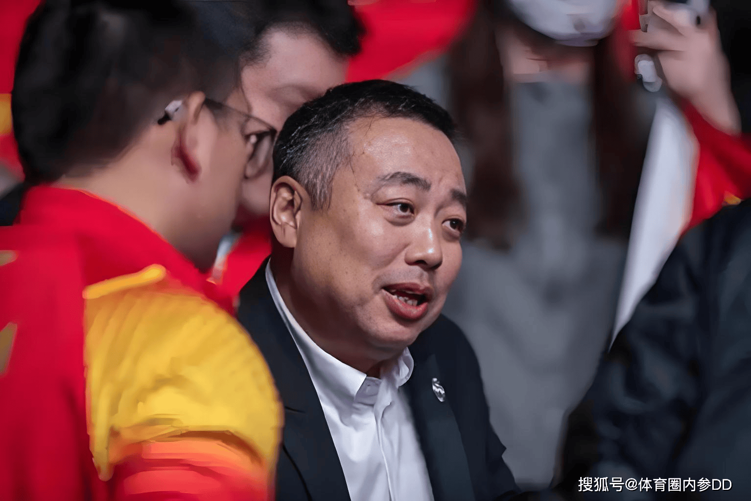 刘国梁突然辞职！二王一马重回国乒，杨毅怒喷：权力太大惹争议？
