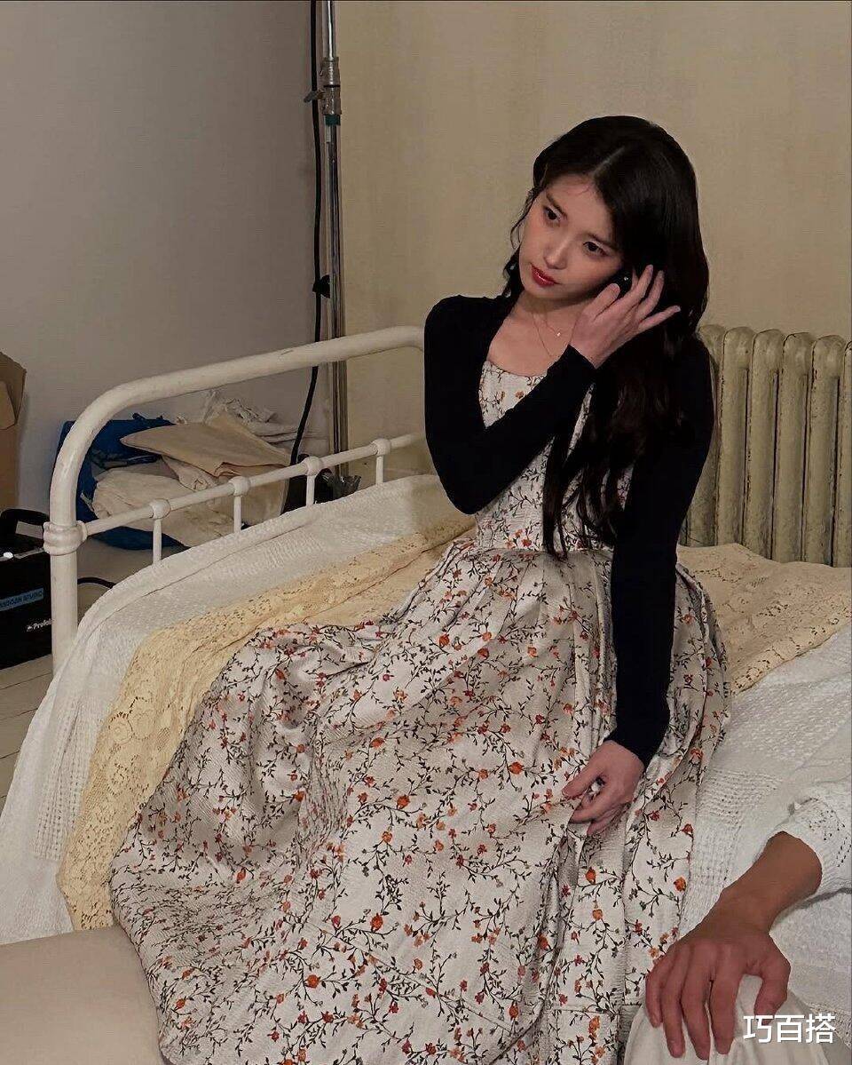 31岁IU童颜逆袭婚纱照曝光穿搭引网友疯狂求同款(图2)