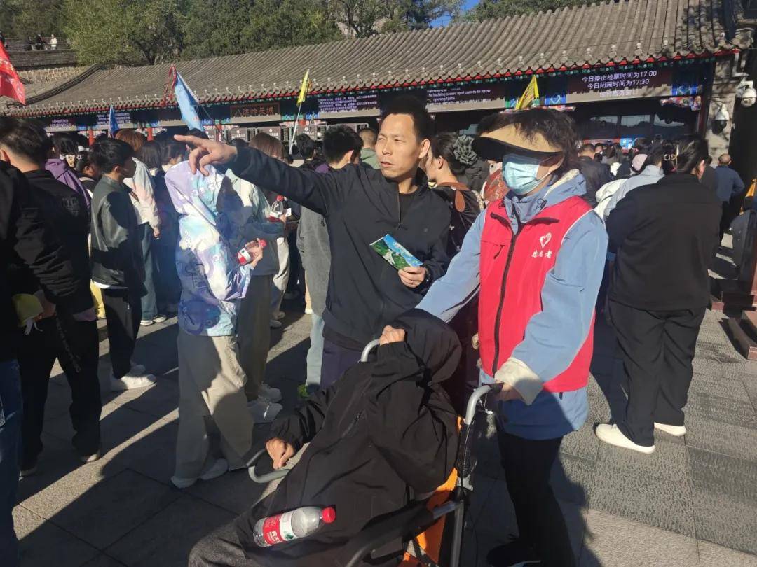 延庆八达岭长城上的“多彩”守护——