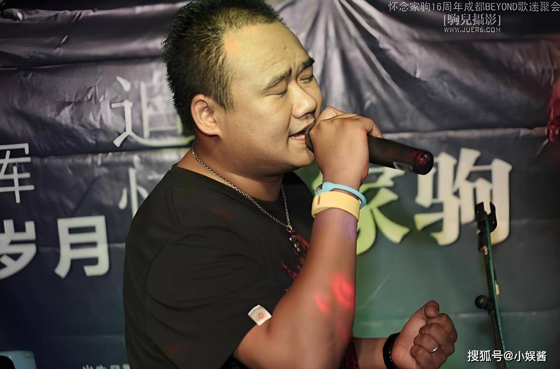痛心！歌手苟伟去世，仅44岁，死因细节全曝光，昨天还准备去医院