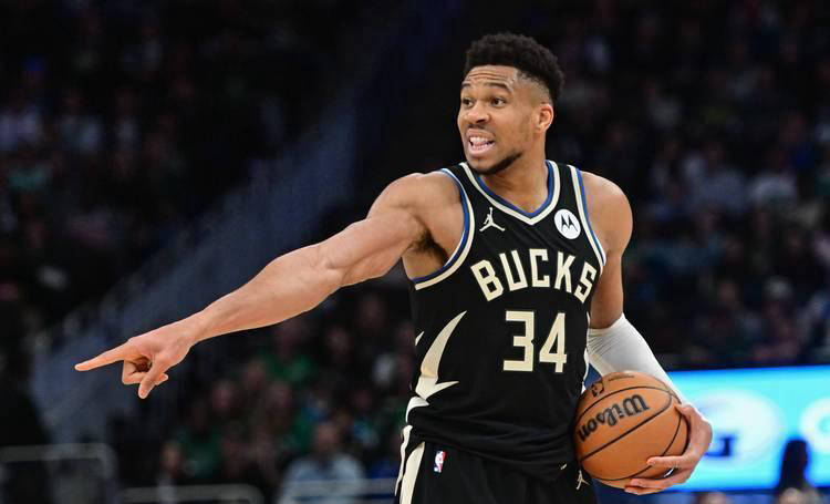 字母哥正式提出交易申请意向加盟三支心仪球队引发NBA新格局变动
