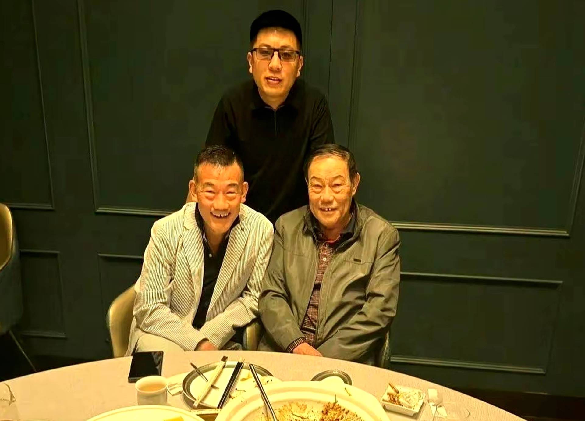 相声界“兄弟阋墙”终破冰：一场家族恩怨的戏剧收场。2025年6月20日