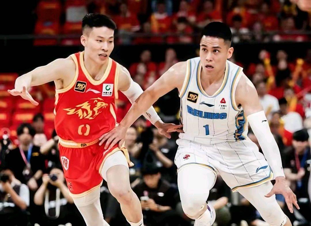 原创             坏消息！CBA朱俊龙脚伤加重，在医院治疗，媒体人：要休息1-2场