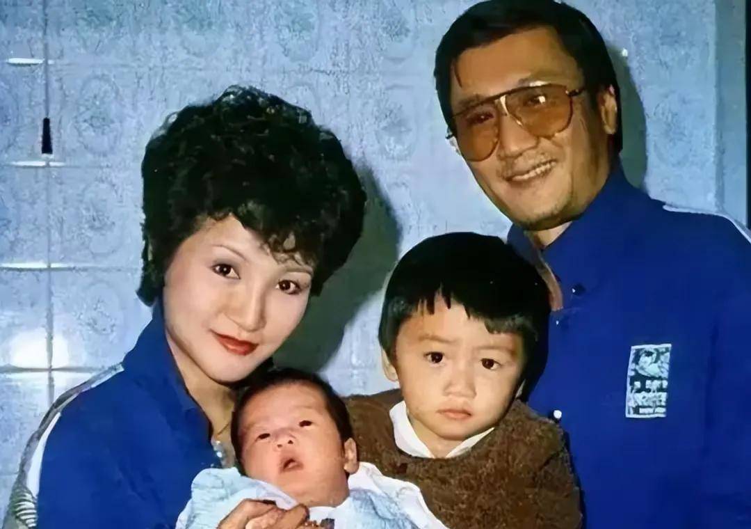 谢婷婷二胎临近生产，晒孕肚曝性别，小8岁白人男友是高管