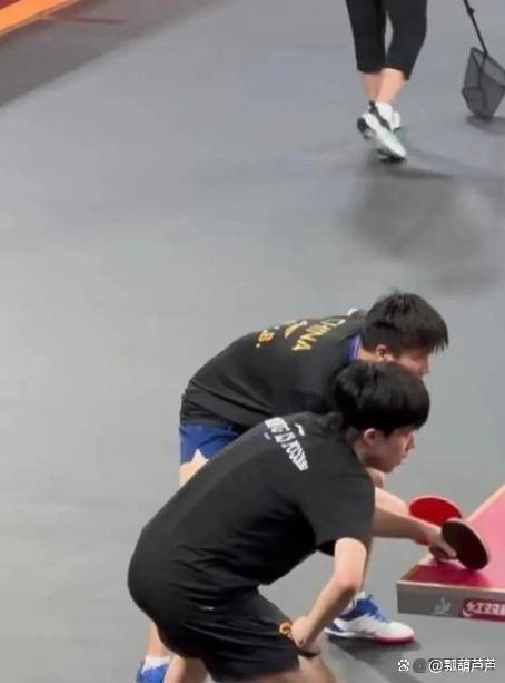 孙颖莎训练上强度，王楚钦给男双当陪练引很大争议