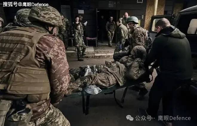 挪威王储突访乌克兰，哀悼乌军阵亡将士！巴赫穆特沦陷两周年