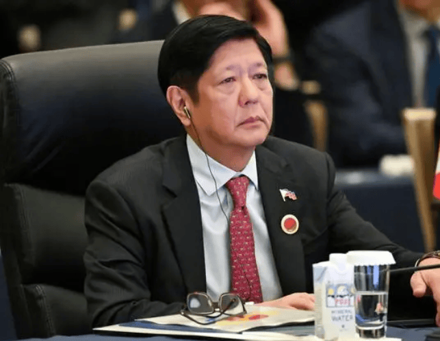 中方松口了，菲火速派出船只，马科斯低头，想跟杜特尔特和解 ​