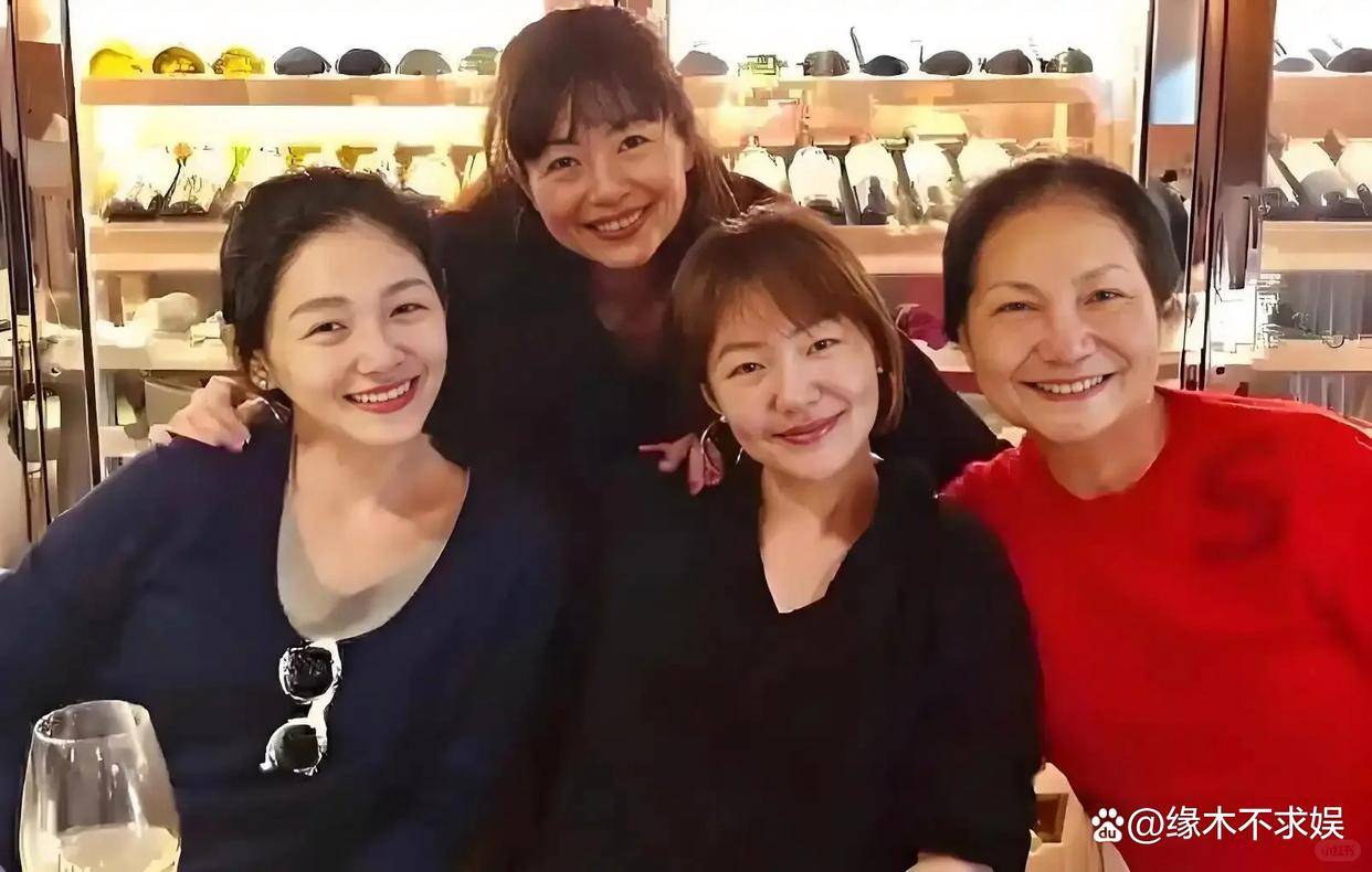 小S太难了！遭S妈深夜回怼，不让S妈乱发声，母女感情出嫌隙！