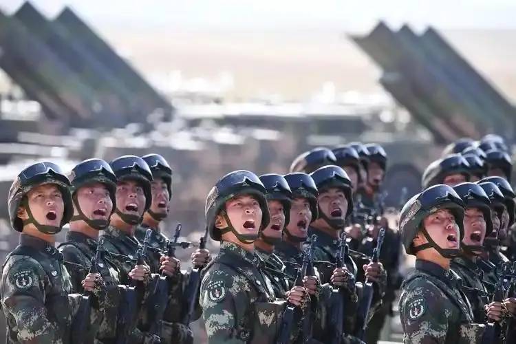 假如世界大战爆发，中国14亿人每人捐1000，1.4万亿军费够打多久