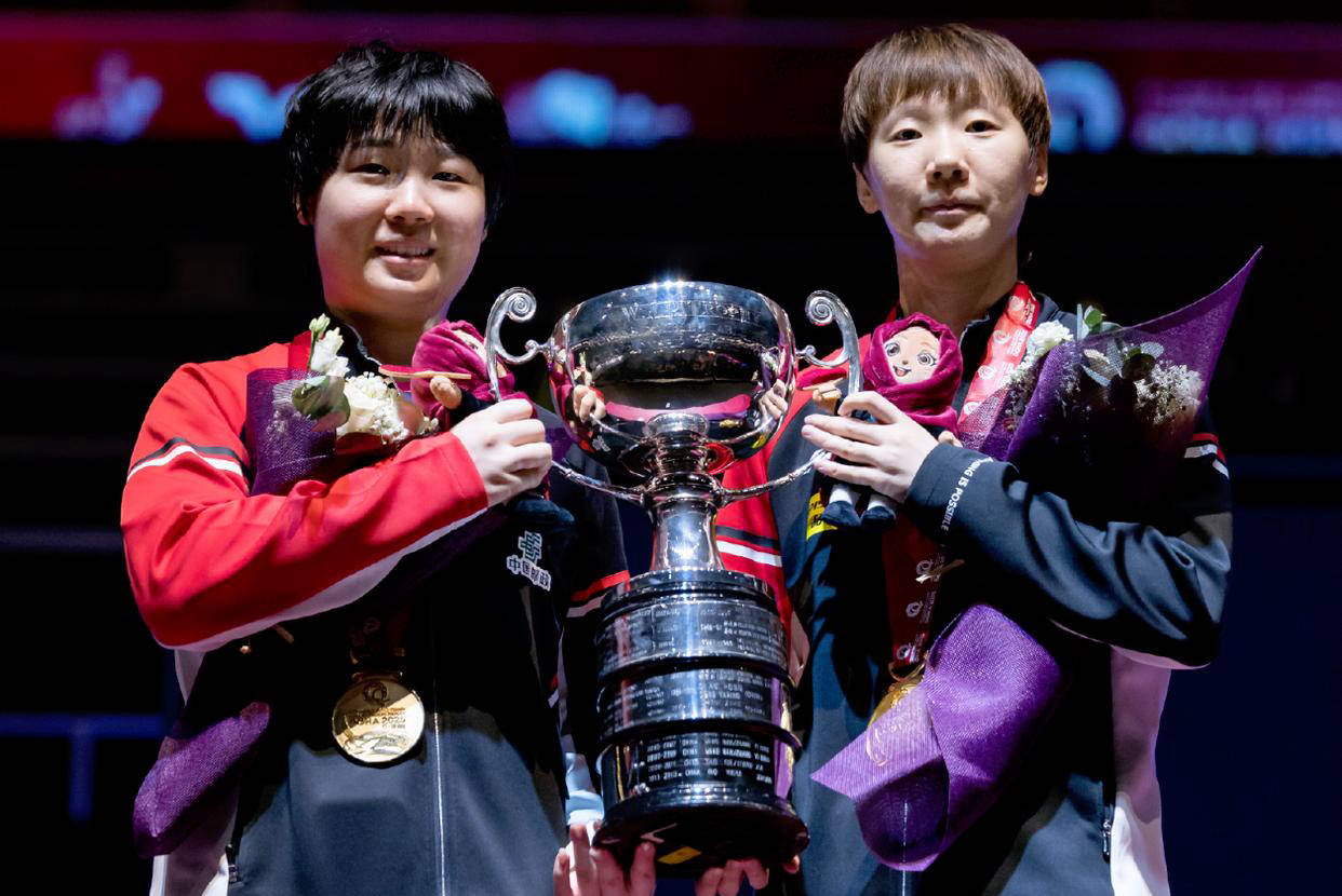 原创             林诗栋孙颖莎称霸单打，王曼昱蒯曼登顶双打