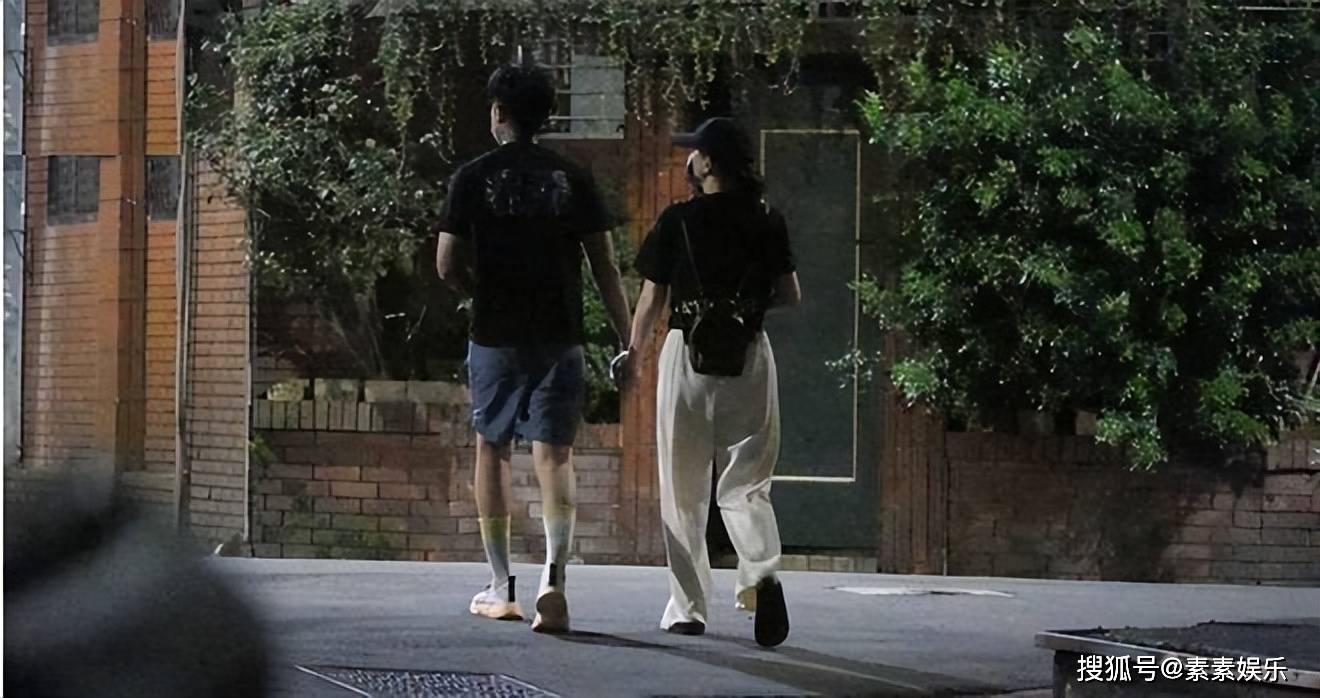 原创              陈乔恩确诊盲肠炎，手术在肚子上打3个洞，切除部位令人心疼