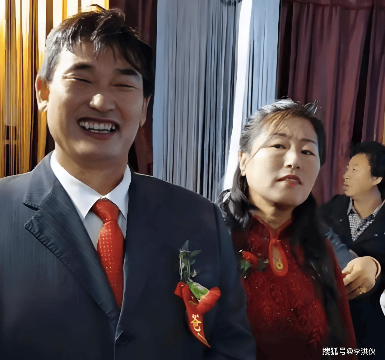 朱家有女初长成，大衣哥26岁女儿开店当老板，不少人纷纷上门提亲