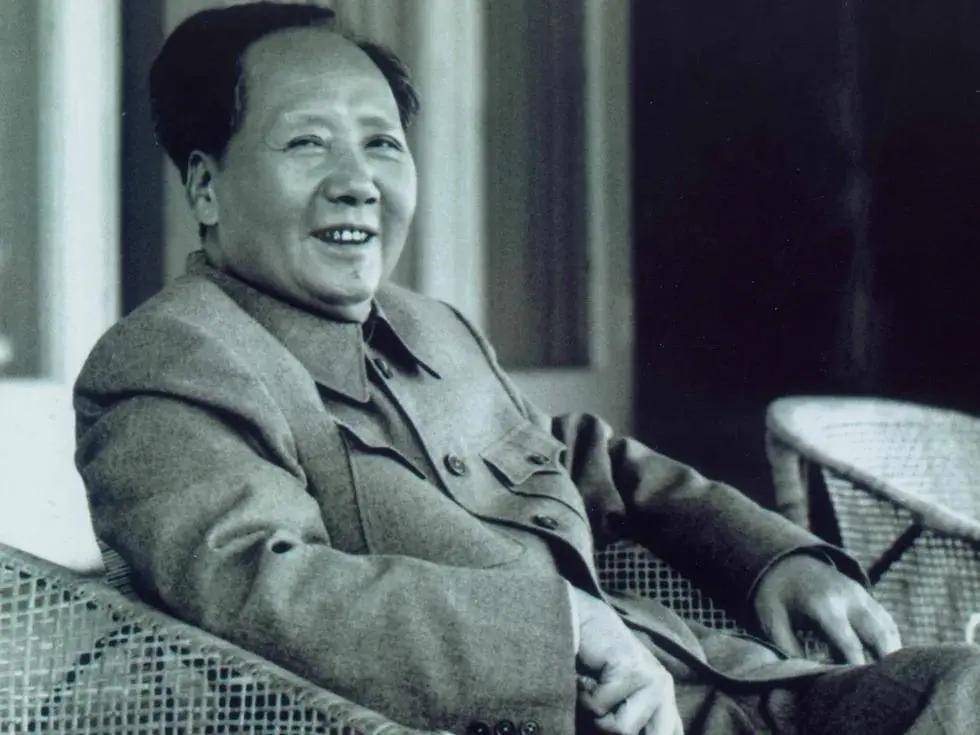 毛主席唯一孙子毛新宇，公开透露他和妻子工资，众人直呼难以置信