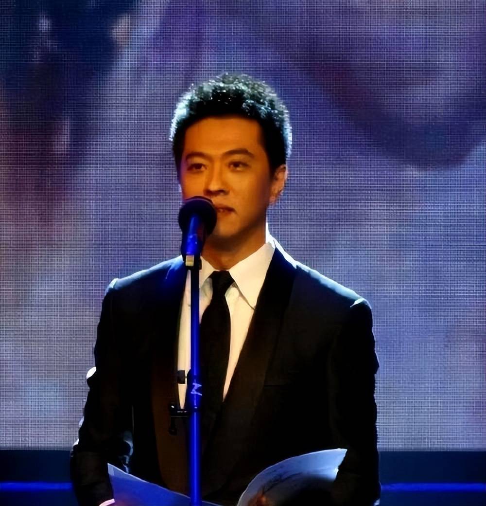 他曾是央视当家主持，双亲身亡又离婚，患病20多天后孤独离世