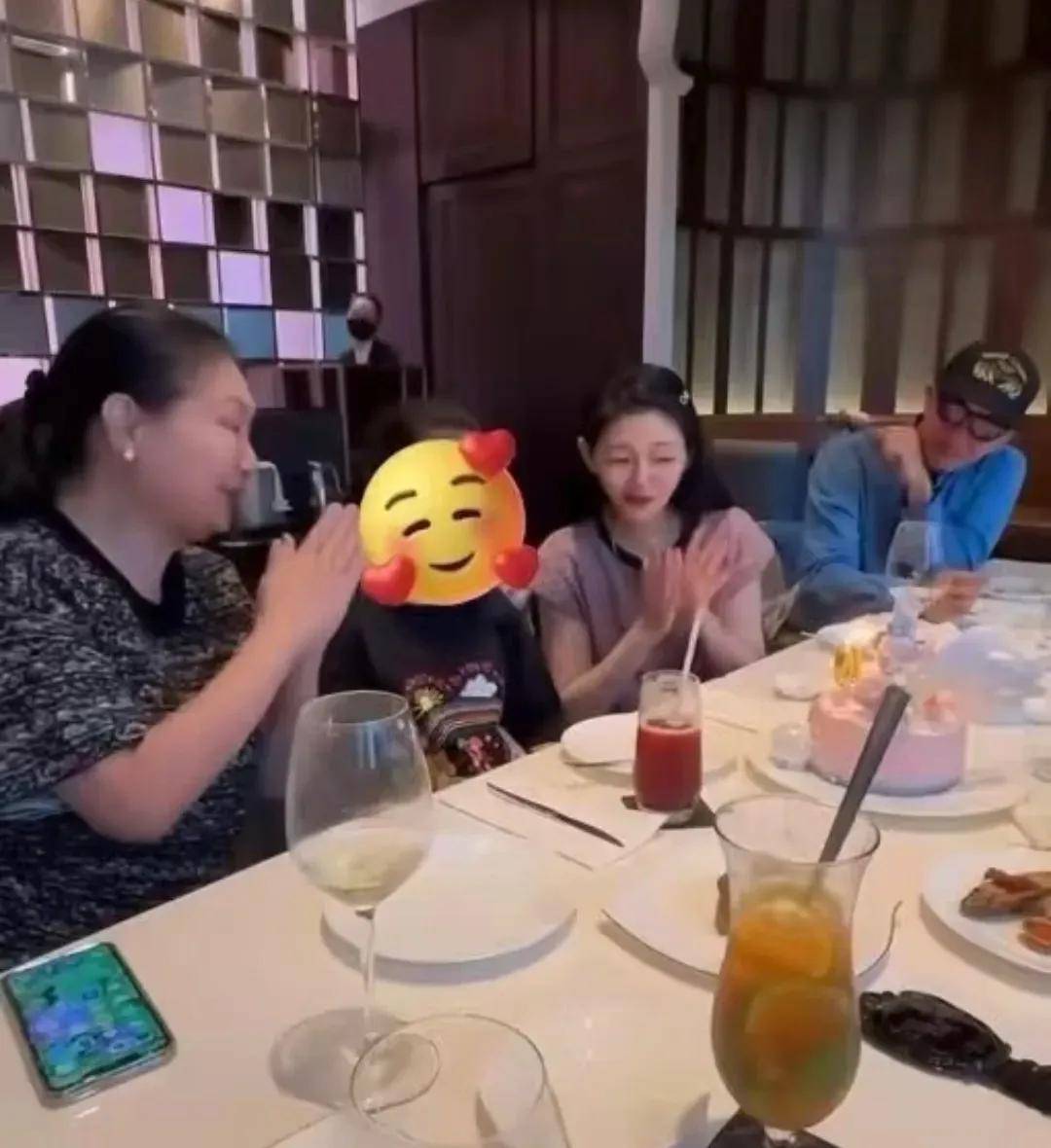 大S珠宝终于有下落了！S妈晒出的照片暴露一切，难怪S妈消停了