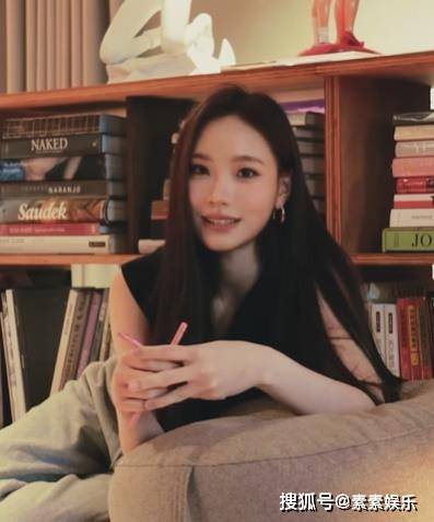 小S二女儿疑似整容，外貌模样大变，小S为女儿举办画展却关闭评论