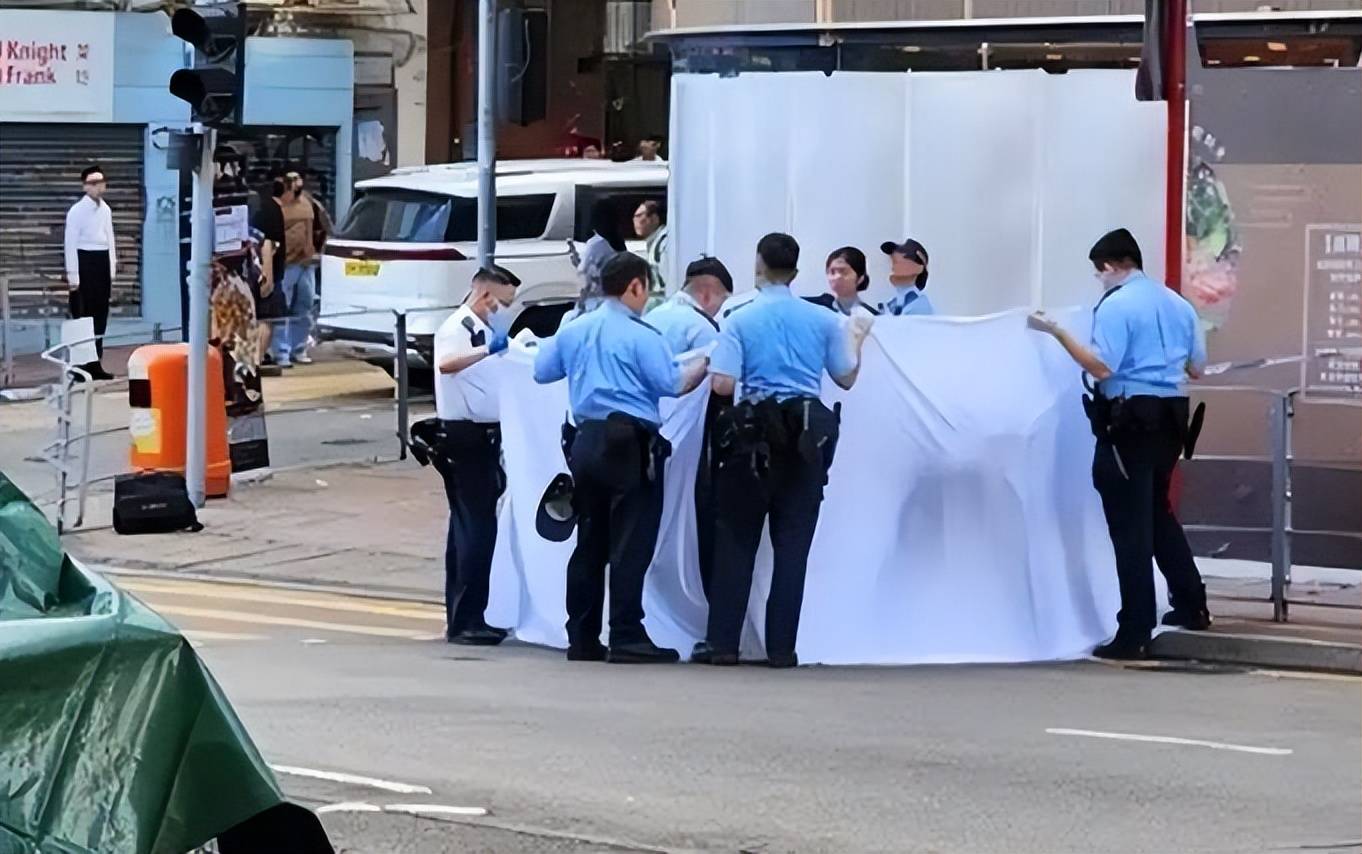 88岁香港导演唐佳坠楼身亡！现场惨烈身首异处，初判因妻病重自杀
