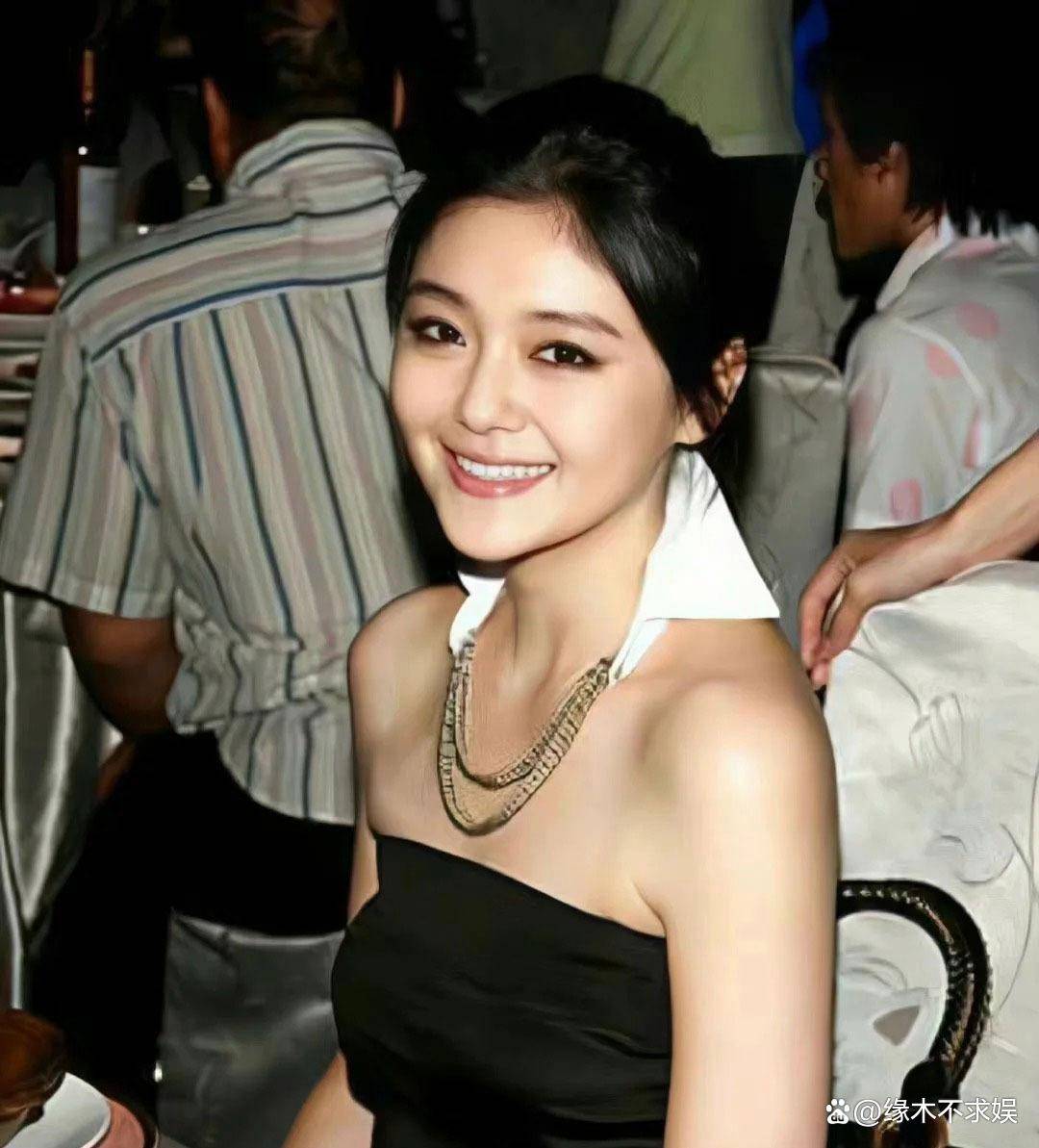 S妈凌晨又崩溃了，罕见提及大S的儿女，汪小菲夫妇新偶遇扭转口碑！