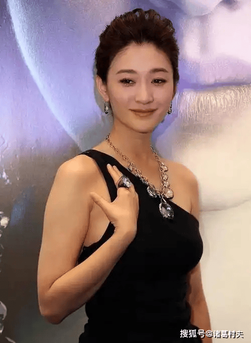 这谁顶得住！李小冉写真赏