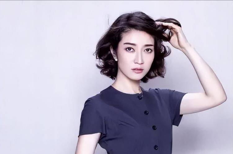 她是日本人，在中国跑龙套10年，靠伪装者爆火，现在怎样了？