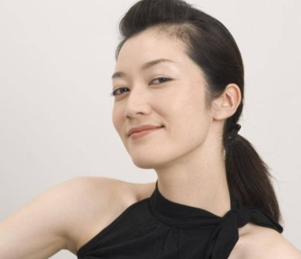 她是日本人，在中国跑龙套10年，靠伪装者爆火，现在怎样了？